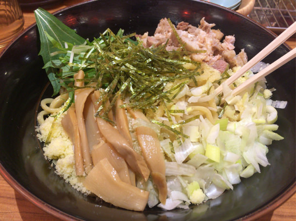 壱角家のチーズ油そば
