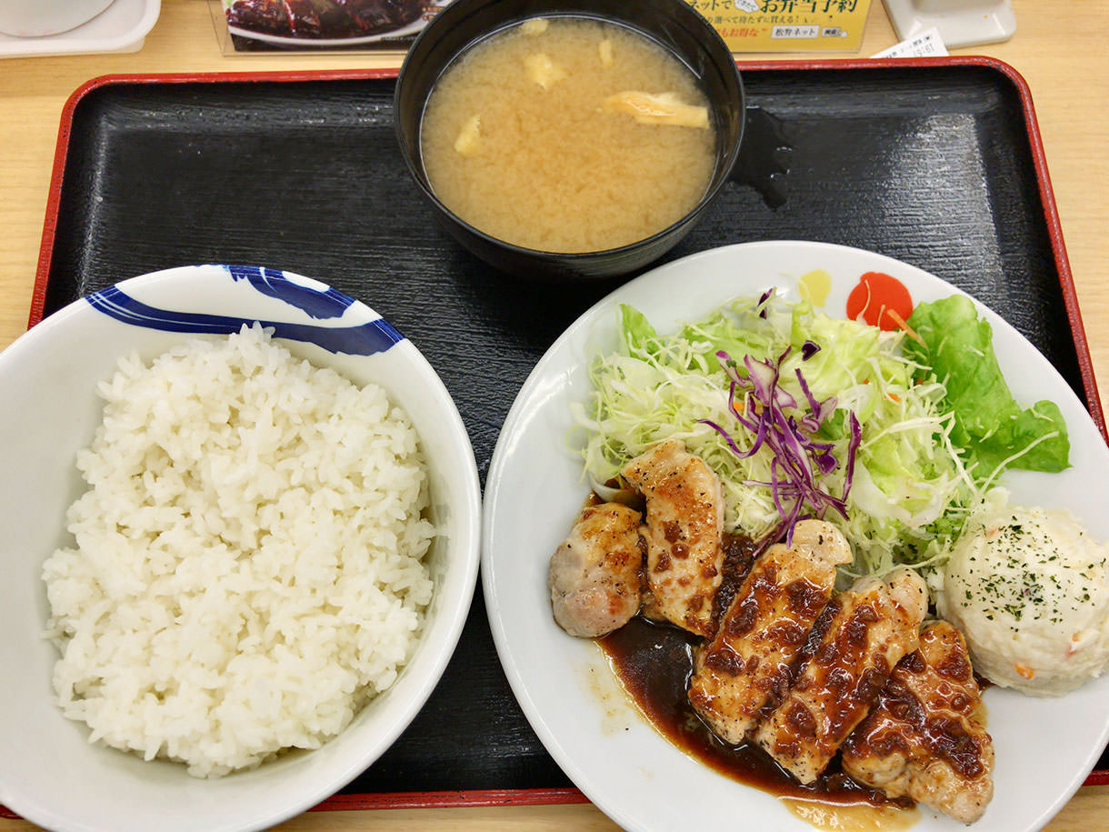 厚切り豚テキ定食のセット内容