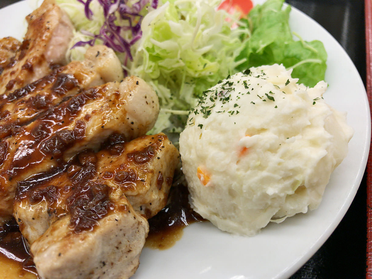 厚切り豚テキ定食のポテトサラダ