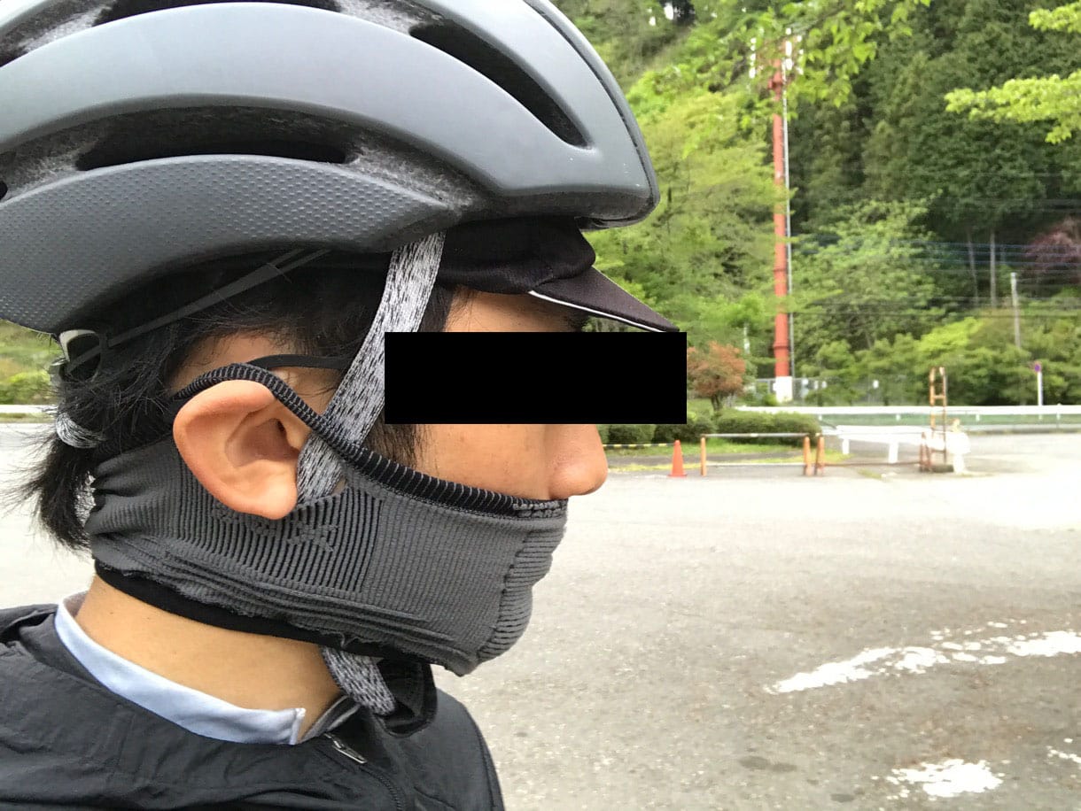 スポーツ用マスクを横から見た図