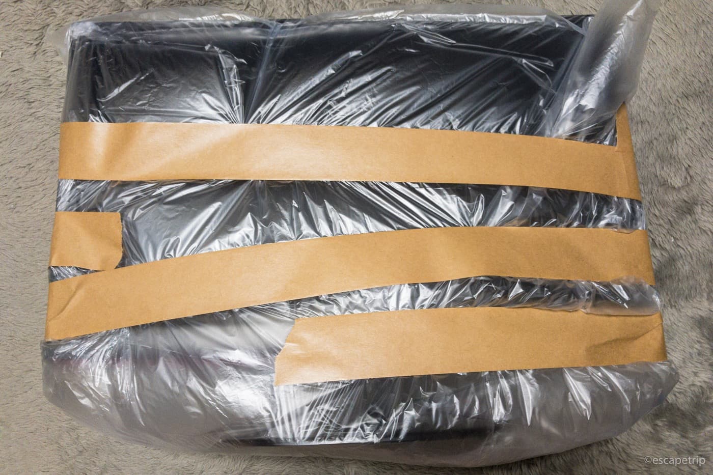製品を梱包する