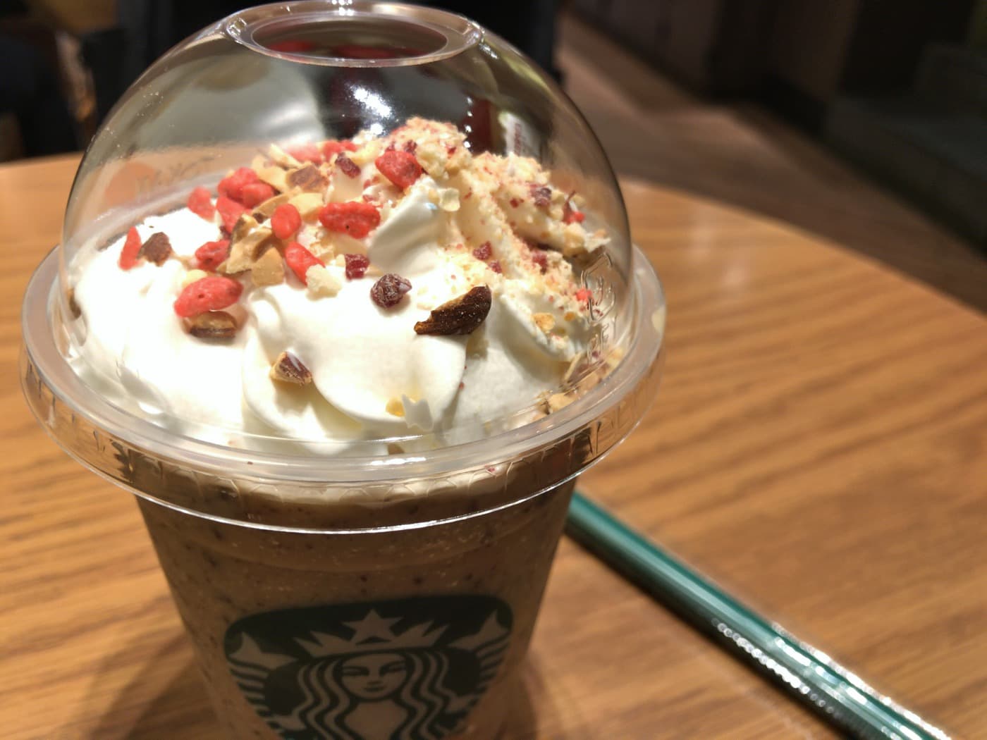 アーモンドミルク&グラノラフラペチーノ