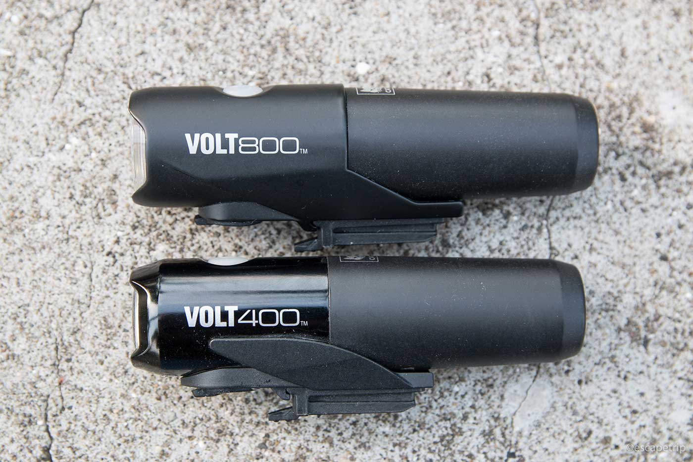 キャットアイ「VOLT800」と「VOLT400」の比較。用途に応じたライトを選ぼう