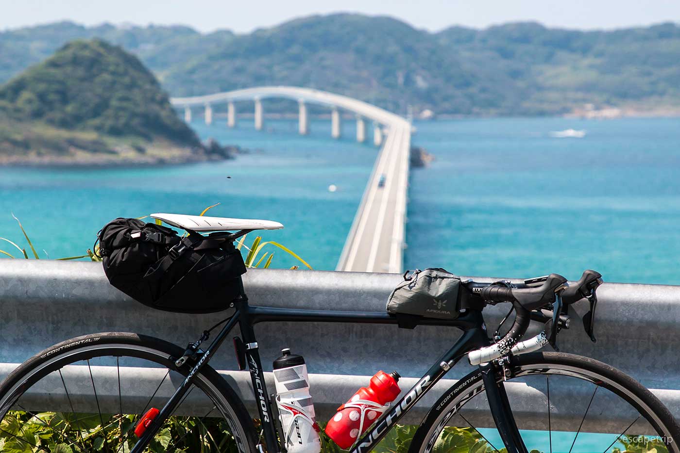 角島大橋とロードバイク
