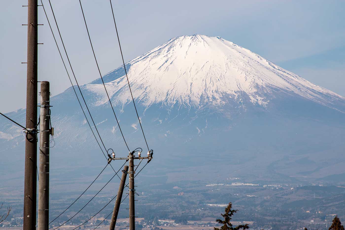 電柱と富士山