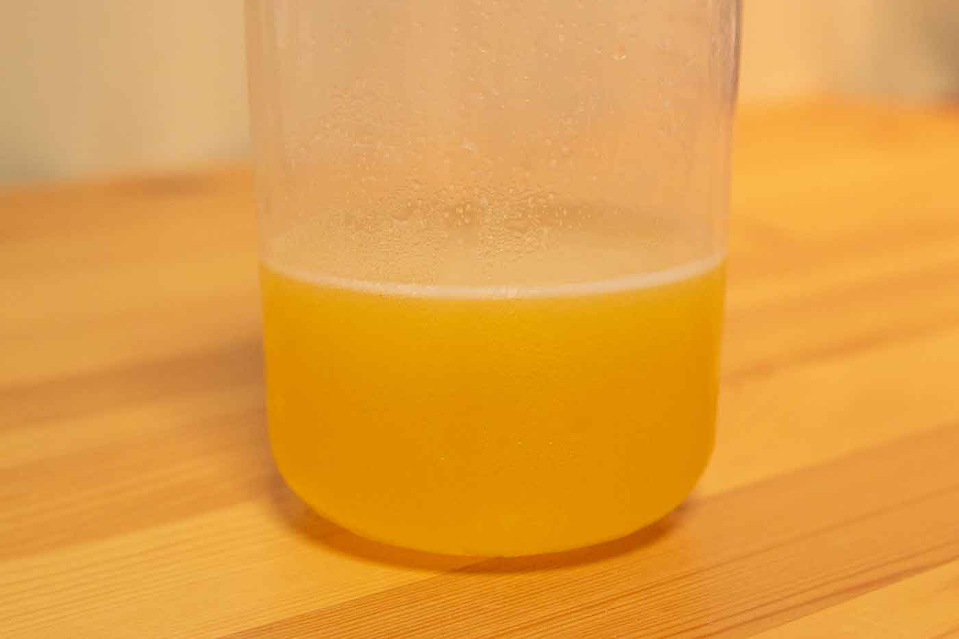 クリアホエイプロテインアイソレートのオレンジ&マンゴー味