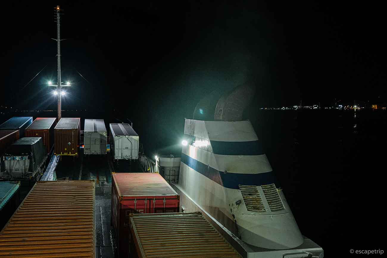 夜の甲板