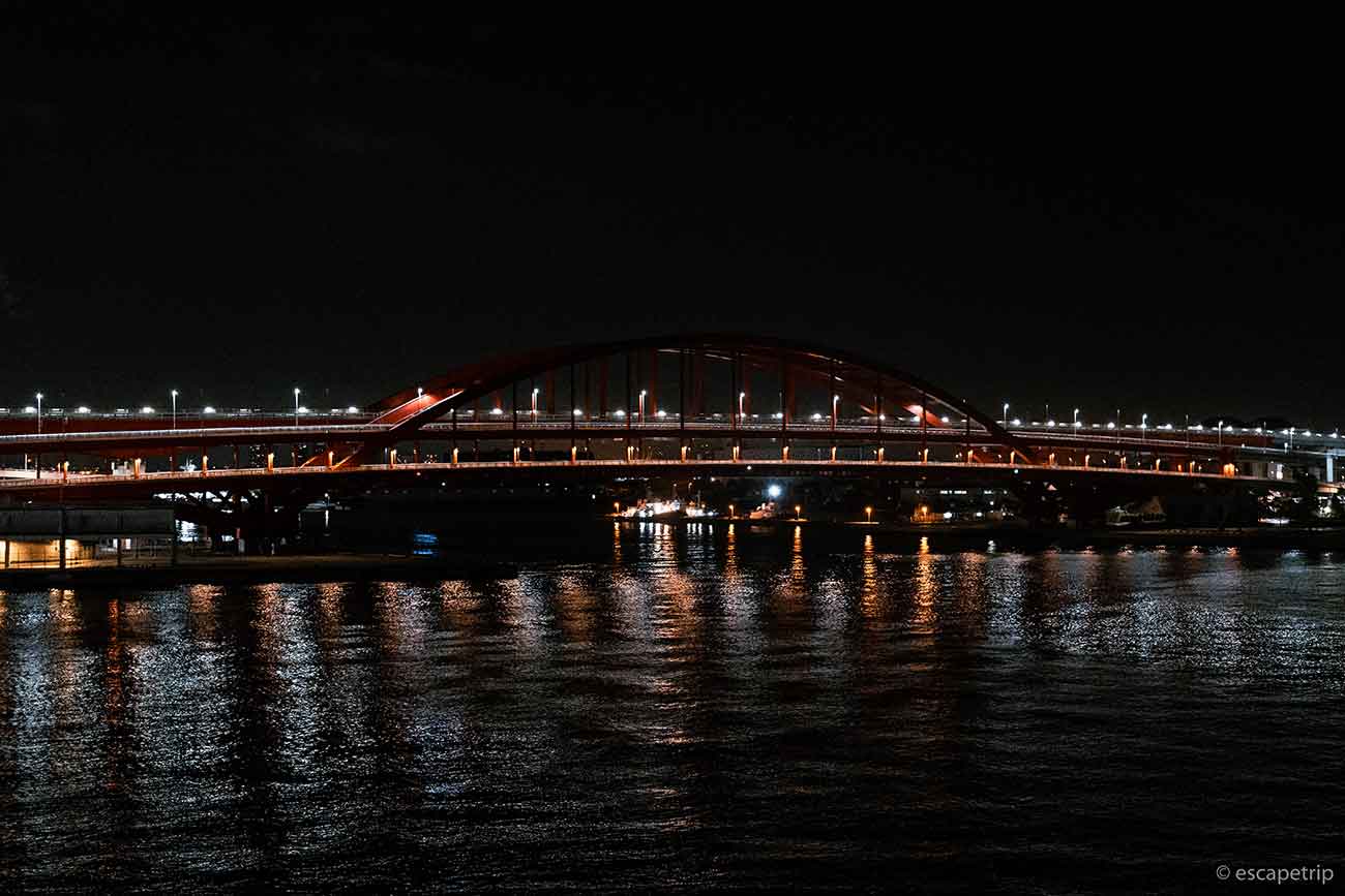 フェリーから見る神戸大橋